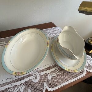 Meito China Japan Gravy Boat W/attached Plate Floral Gold Trim & Serving Bowl